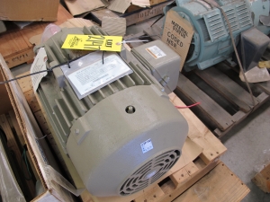 MOTOR, ELECTRIC TYPE, 20 HORSEPOWER, 230/460VAC 3 PHASE 60HZ ELEC RATING, 3545 RPM, 256T FRAME, 47.4/23.7 AMPS, TEFC ENCLOSURE, CONTINUOUS DUTY, 1.15 SERVICE FACTOR, 1-5/8" DIA SHAFT. WITH SQUARE SLOT KEY INSULATION CLASS 'F' 40C MAX AMBIENT TEMPERATURE CONSTRUCTION, WITH 60 WATTS, 460 VAC HEATERS NEMA "B" DESIGN, NEMA CODE "G" GE MOTOR MODEL NUMBER IS 5KE256SAB134. PART # DN213A8526CHP001 (W-44) LOADING & HANDLING FEE $15-